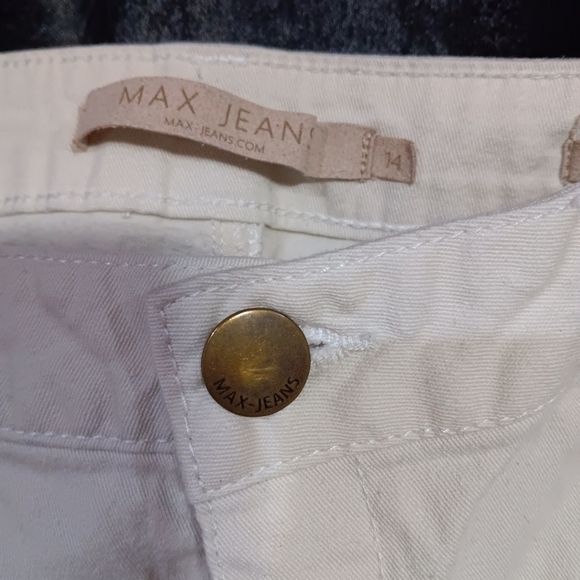 Max jeans size 14 shorts white in color - Picture 2 of 6